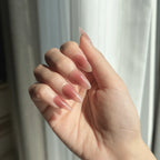 LuxeTip Blush Ombre press on nails medium almond, on hand display 3