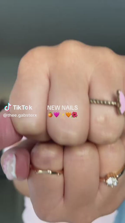 LuxeCharm Press on nails review, nail trendy transition, on-hand look, South Africa