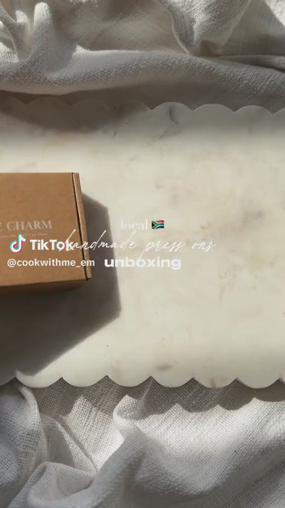 LuxeCharm Press on nails review, unboxing video, South Africa